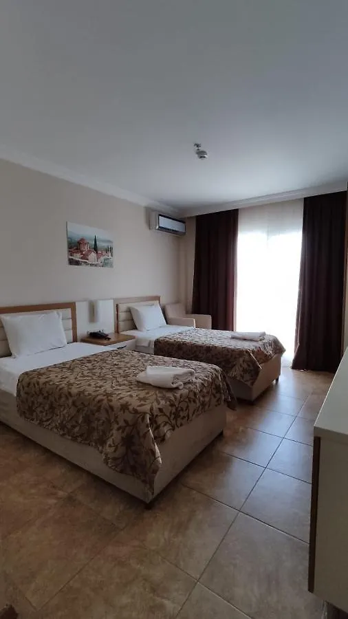 Bitez Risa Hotel 4*,